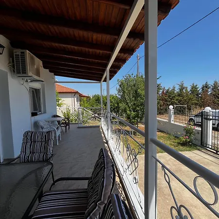 Maria's House With Garden Sozopoli